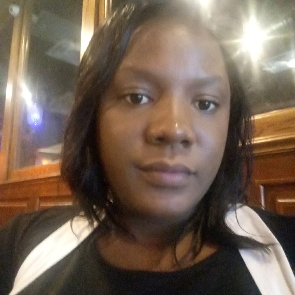 Meet your Posher, Yolande